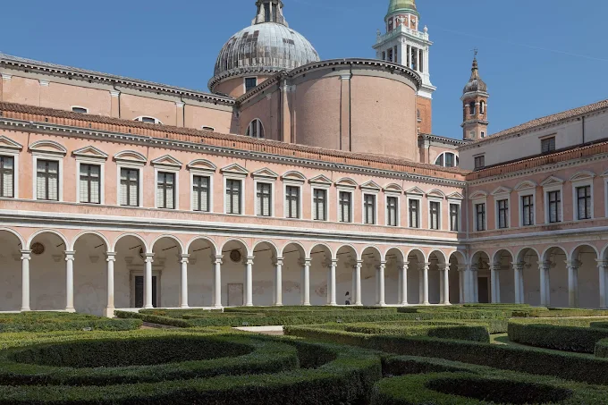 Immagine dell’esperienza: Fondazione Cini, Labirinto di Borges e Cappelle Vaticane