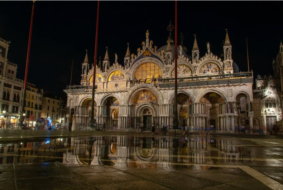 Immagine dell’esperienza: Basilica di San Marco: Ingresso esclusivo dopo la chiusura + Tour guidato