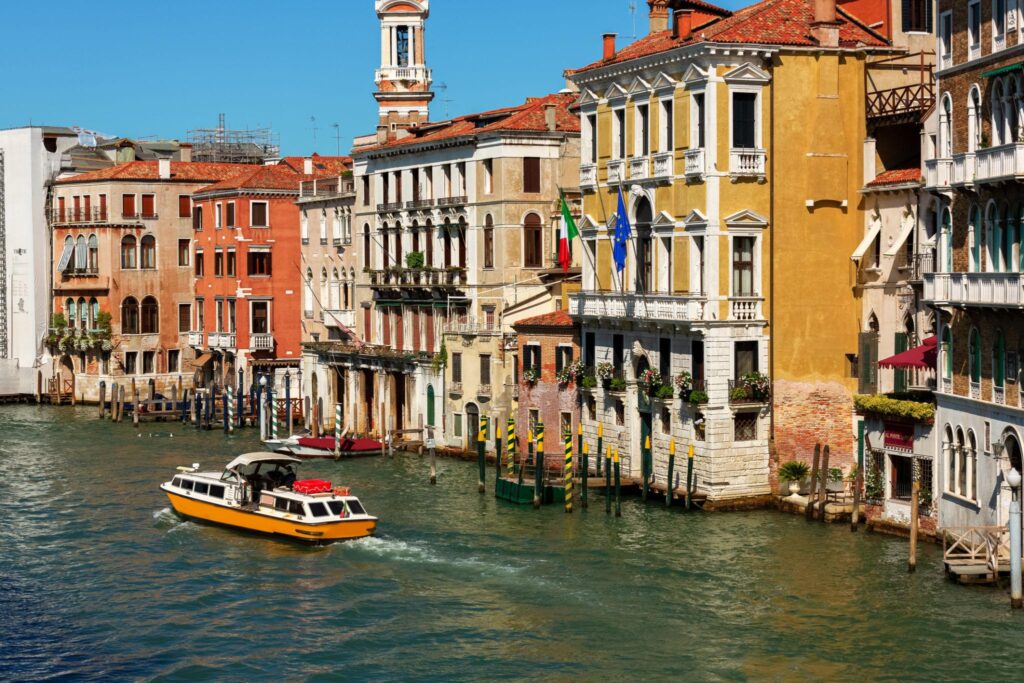 Immagine dell’esperienza: Giro classico in gondola di 30 minuti + Trasferimenti in barca a Venezia