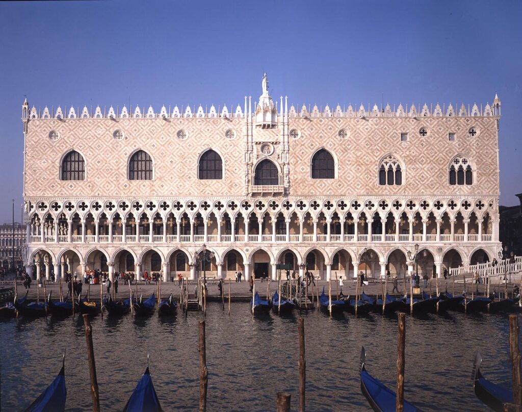Immagine dell’esperienza: Palazzo Ducale + Venezia: Tour guidato del quartiere ebraico con biglietto d’ingresso alla sinagoga