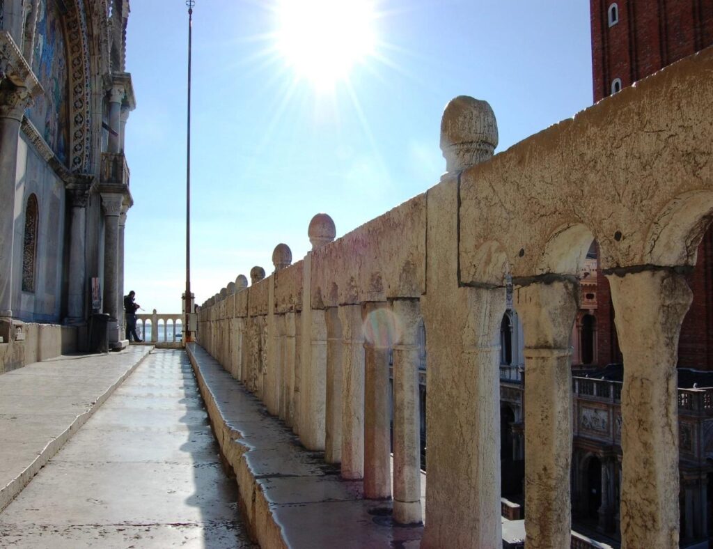 Immagine dell’esperienza: Basilica di San Marco e Palazzo Ducale: Tour guidato + Accesso alla terrazza