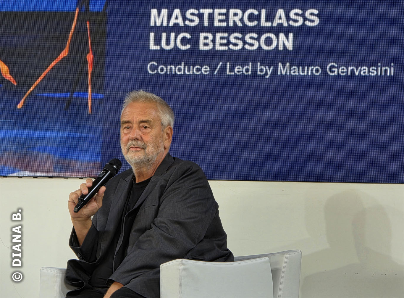 Luc Besson durante la masterclass alla Biennale Cinema 2026, foto Diana Barrows