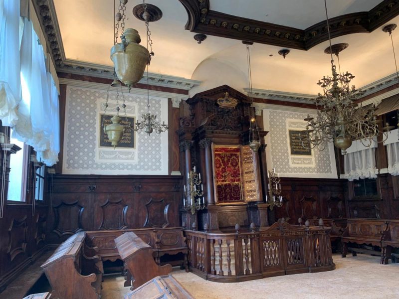 Immagine dell’esperienza: Venezia: Tour guidato del quartiere ebraico con biglietto d’ingresso alla sinagoga + Musica a Palazzo Opera in viaggio