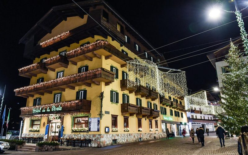 Esterno dell’Hotel de la Poste a Cortina d’Ampezzo