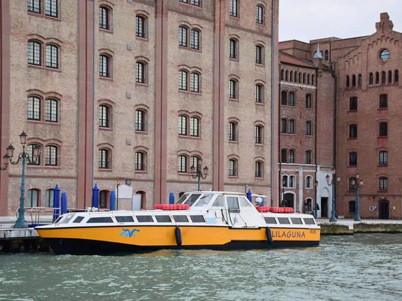 Immagine dell’esperienza: Aeroporto Marco Polo: Battello Alilaguna Da/per il centro di Venezia