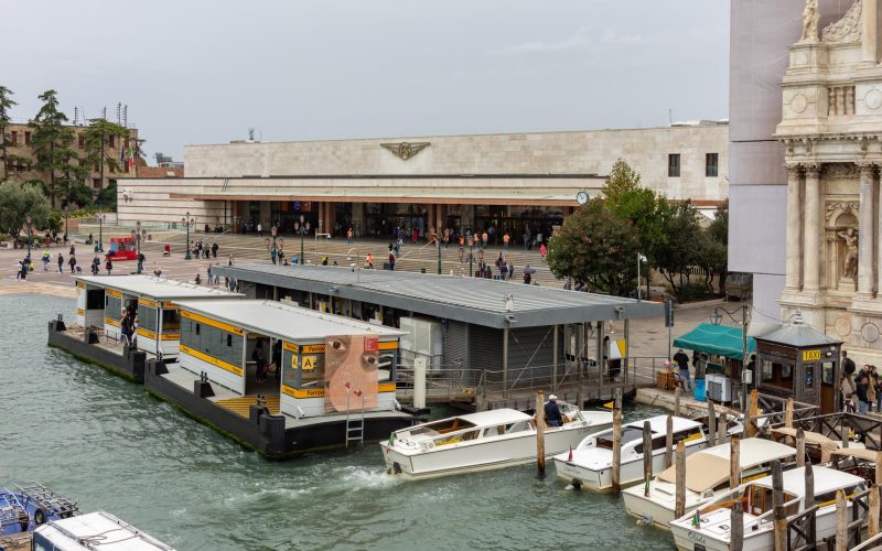 Immagine dell’esperienza: Deposito bagagli alla stazione di Venezia Santa Lucia