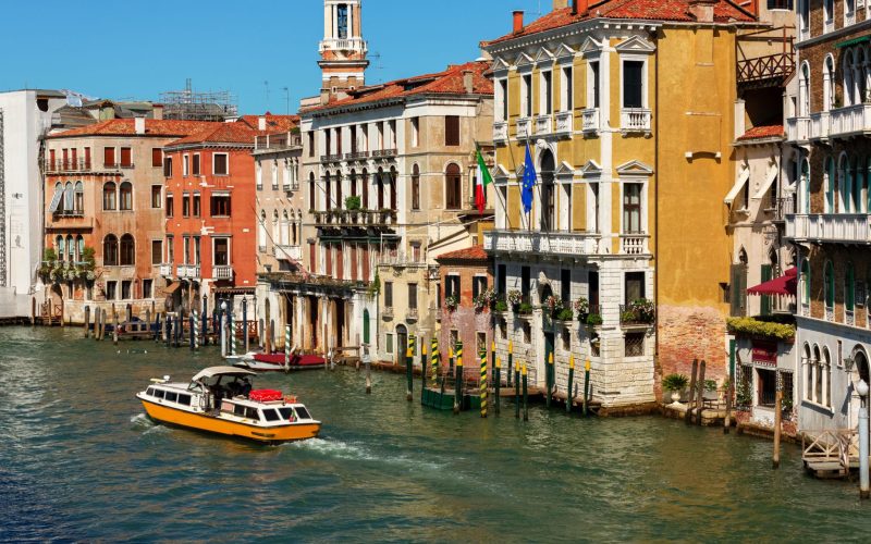 Immagine dell’esperienza: Giro classico in gondola di 30 minuti + Trasferimenti in barca a Venezia