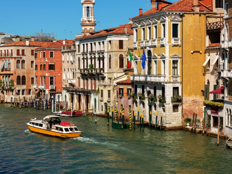 Immagine dell’esperienza: Giro classico in gondola di 30 minuti + Trasferimenti in barca a Venezia