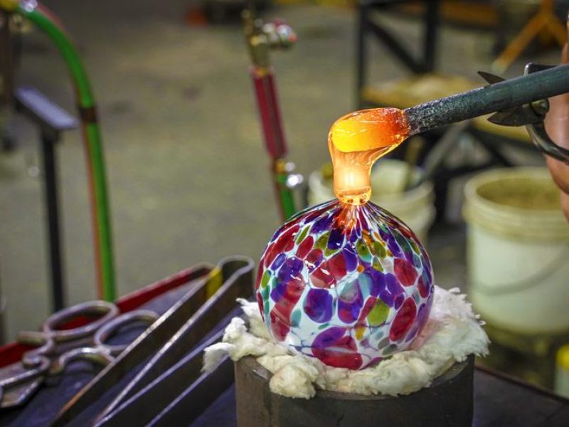 Immagine dell’esperienza: Murano e Burano: Tour in barca da Murano con visita a una vetreria