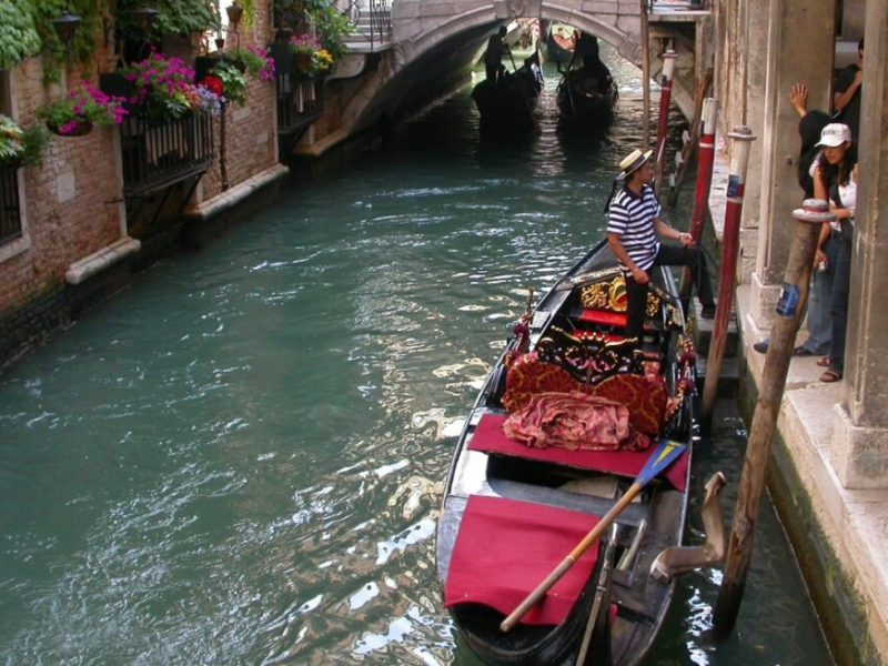 Gondole e imbarcazioni tradizionali veneziane