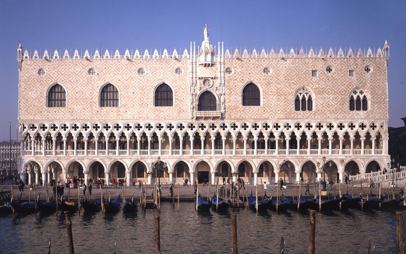 Immagine dell’esperienza: Palazzo Ducale + Venezia: Tour guidato del quartiere ebraico con biglietto d’ingresso alla sinagoga