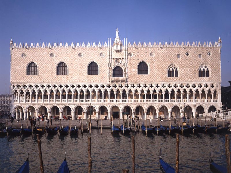 Immagine dell’esperienza: Palazzo Ducale + Venezia: Tour guidato del quartiere ebraico con biglietto d’ingresso alla sinagoga