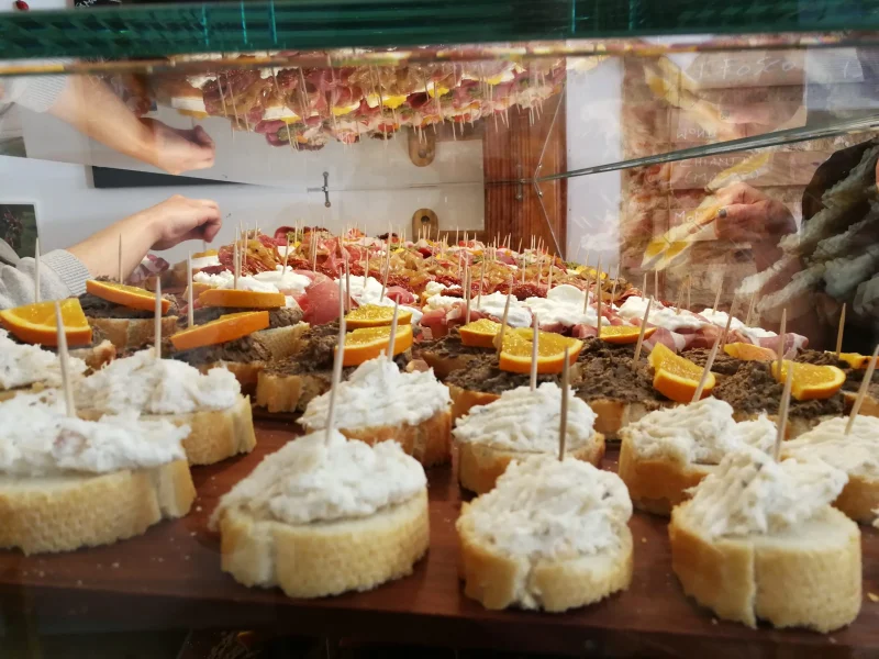 doeatbetterexperience-food-tour-aperitivo-italy-venicetour-gastronomico-aperitivo-italia-venezia-visite-gastronomique-gourmet-9-scaled