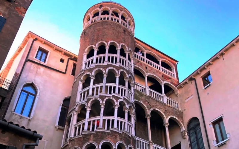 Immagine di approfondimento: Venezia nascosta: luoghi segreti, leggende e curiosità da scoprire