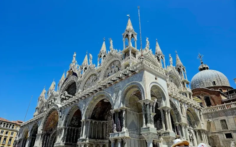 Immagine dell’esperienza: Basilica di San Marco: Biglietto d’ingresso con host