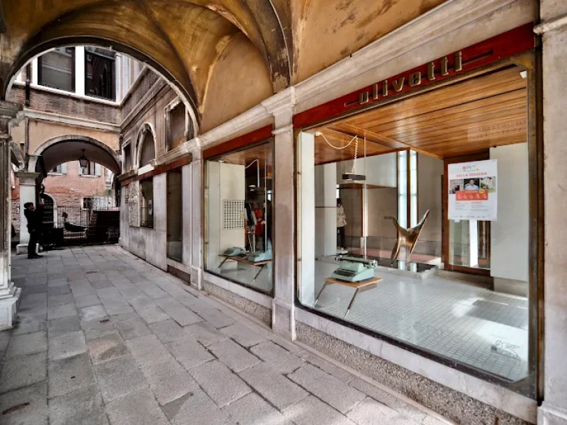 Immagine dell’esperienza: Tour guidato al Negozio Olivetti