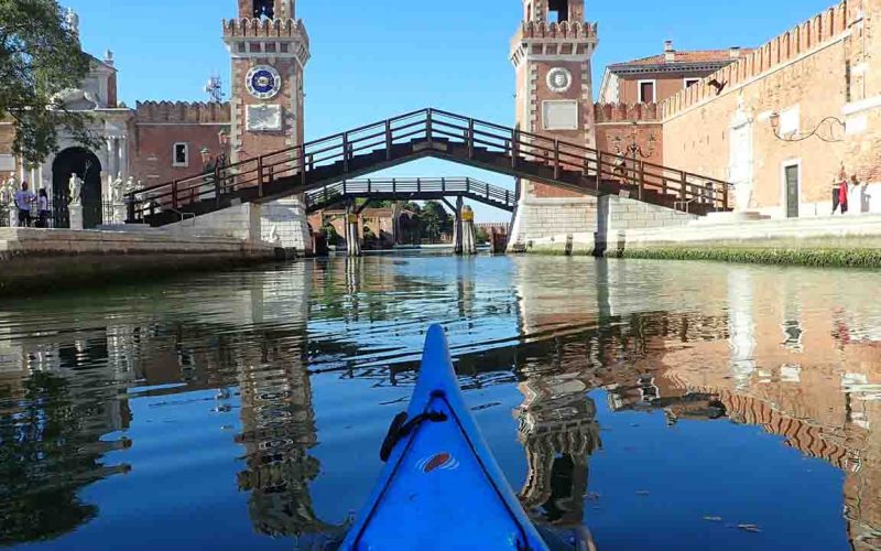 Immagine dell’esperienza: Venezia: Tour guidato in kayak