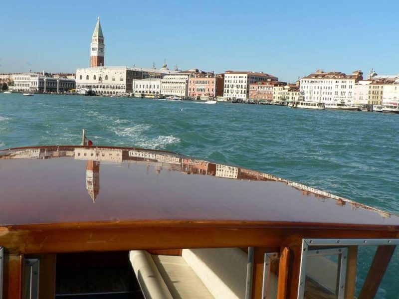 Immagine dell’esperienza: Canale della Giudecca di Venezia: Tour guidato in barca